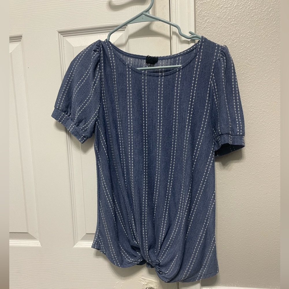 Size Small Women’s Shirt.